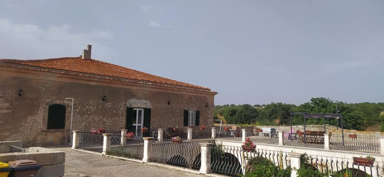 Casa Vacanze Oasi Salomone Ragusa Country house